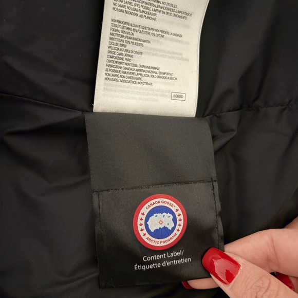 Canada goose navy colour in a great condition - Picture 11 of 14